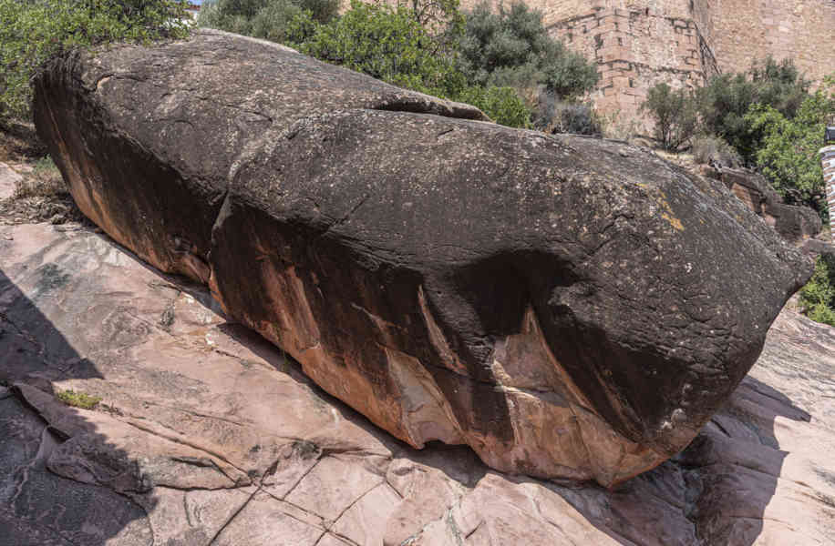Castelló de la Plana - Vilafamés 19 - la Roca Grossa.jpg